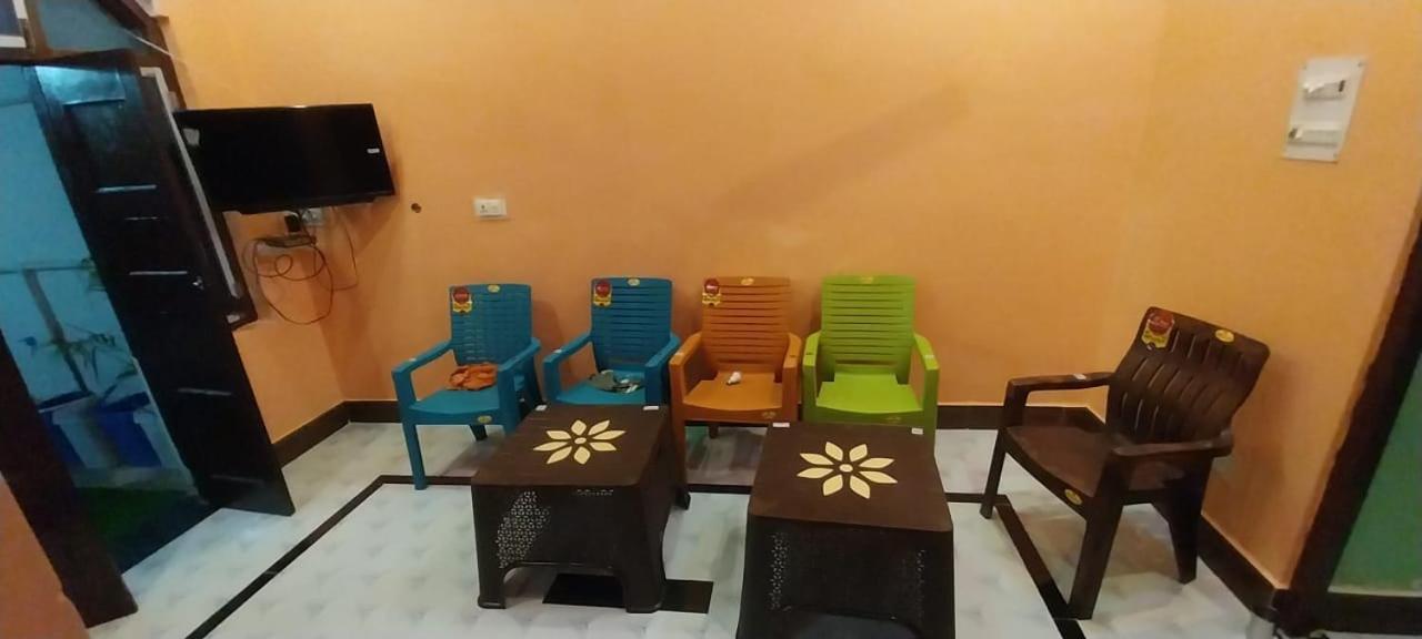 Aadi Shakti Bhawan Hotel Ayodhya Exterior foto
